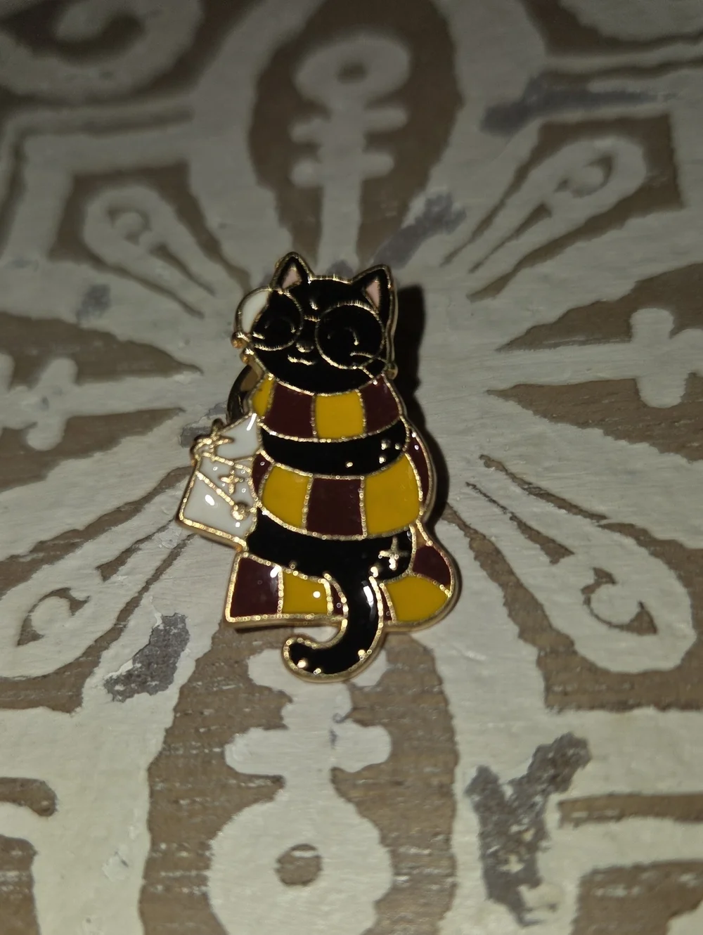 Cat Enamel Pin with Yellow and Maroon Scarf - Pets Cat Accessory